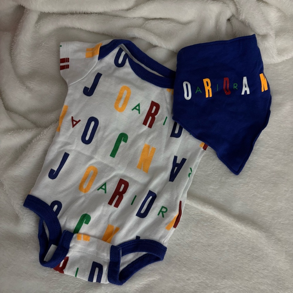 Colorful Letter Print Baby Onesie and Bib Set